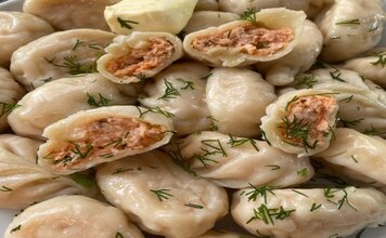 Рыбные пельмени с лососем и палтусом ручной лепки