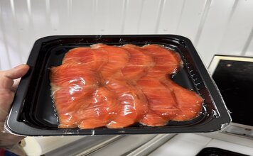 Нарезка чавычи холодного копчения
