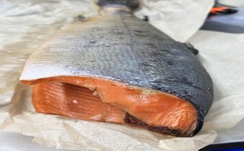 Тушка чавычи холодного копчения с Камчатки