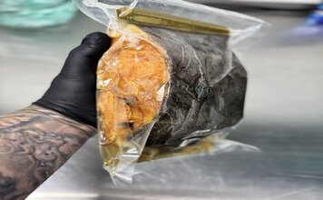 Палтус горячего копчения без кожи 500 грамм