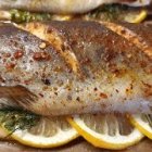 Форель для запекания с лимоном и тимьяном